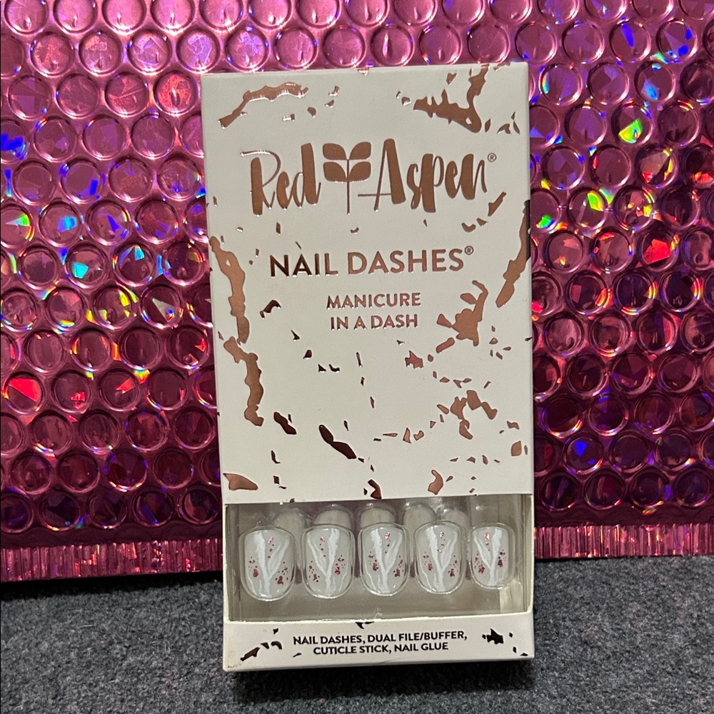 Red Aspen Nail Dashes Dorothy’s Got Spunk
